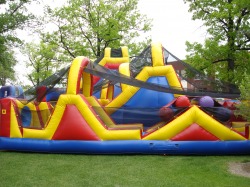 1f58f6eb07867d1a2eed0170181a2351 Giant Obstacle Race Course / Three Piece