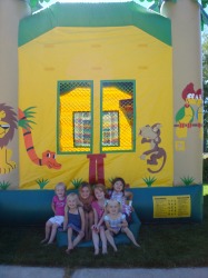 3241291cd7d78c76b3409357e1ff6889 Jungle Bounce & Slide