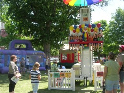 3375e2b252cb0d20109ea0d670d6be71 Our Famous Bouncy Clown Ride