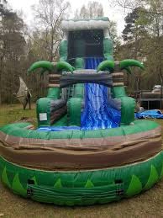 22' Tall Emerald Crush Water Slide with Splash Down Pool 22' Tall Emerald Crush Water Slide with Splash Down Pool