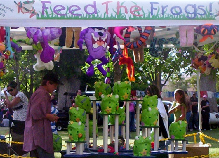 Feed the Frogs Game with Prizes